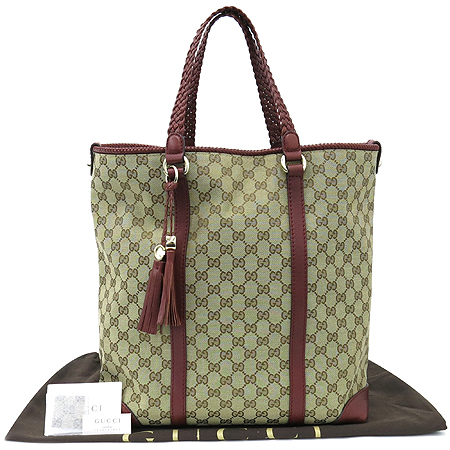 ����  �����