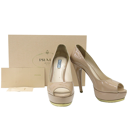 �����  ����