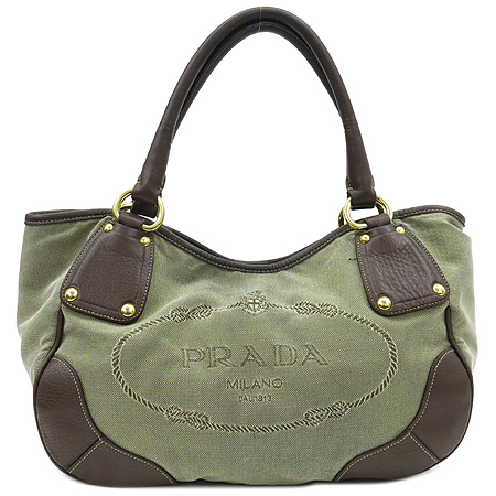 �����  �����