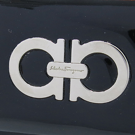 Ferragamo(��󰡸�) 22 7122 ���� ��ġ�� ��� ���� �÷� ���̴�Ʈ 3�� ������ �̹���3 - ���̺��� �߰���ǰ