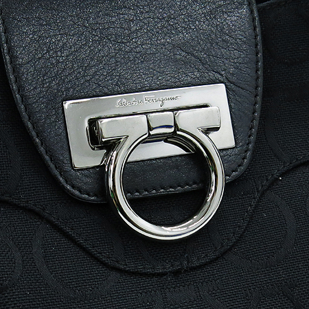 Ferragamo(��󰡸�) 21 6325 �ǹ� ��Ż ��ġ�� �� ��Ŭ ���� �к긯 ���� ����� �̹���5 - ���̺��� �߰���ǰ