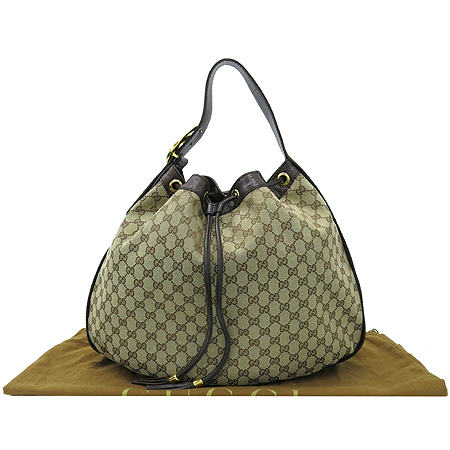 ����  �����