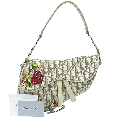 ���  �����