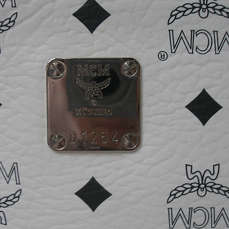 MCM(������) 1010 08615 0422 ȭ��Ʈ���� ���� �ΰ� ���� ����� + ���� �Ŀ�ġ �̹���5 - ���̺��� �߰���ǰ