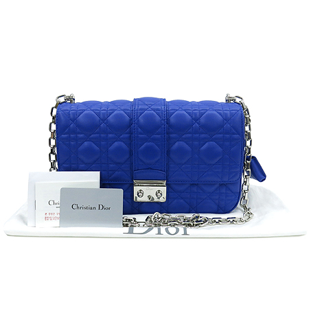 ���  �����