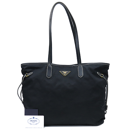 �����  �����