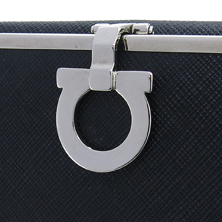 Ferragamo(��󰡸�) 22 4633 ���ǾƳ� ��ġ�� ��Ŭ ������ �̹���3 - ���̺��� �߰���ǰ