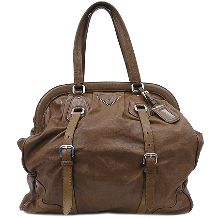 �����  �����