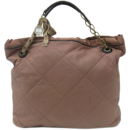 ����  �����