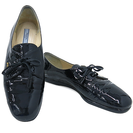 �����  ����