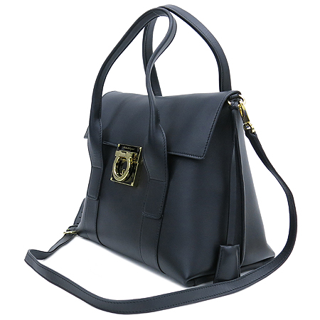 Ferragamo(��󰡸�) 21 D941 ��Ű �������� ����ΰ� ��� 2WAY + �����Ŀ�ġ �̹���3 - ���̺��� �߰���ǰ