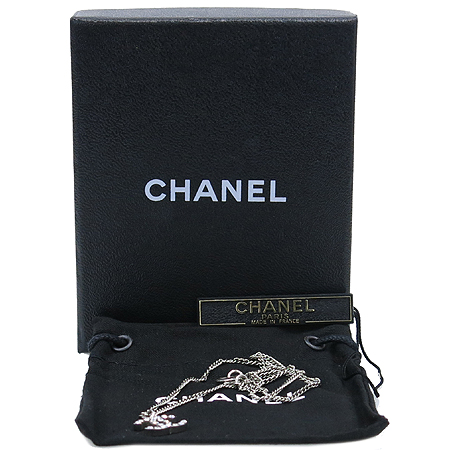 ����  �����