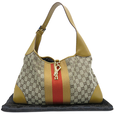 ����  �����