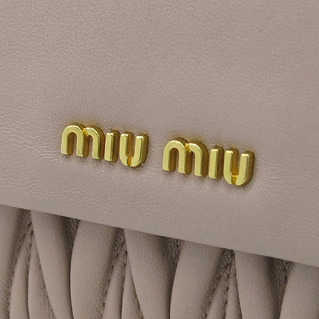 MiuMiu(�̿�̿�) 5M1225 ī�޿� �÷� ���� ��Ʈ��� ������ �̹���3 - ���̺��� �߰���ǰ
