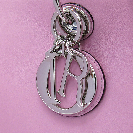 Dior(ũ����î���) M0902PVPU DIORISSIMO ī�� ���� �ǹ� ��Ż �ΰ� ��Ʈ�� + (�Ŀ�ġ / �����Ʈ��) �̹���4 - ���̺��� �߰���ǰ