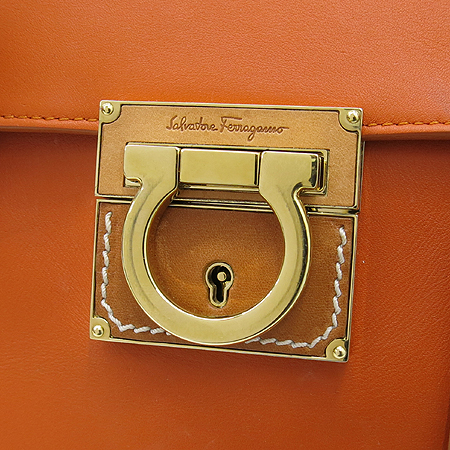 Ferragamo(��󰡸�) 21 E532 ���������� ī�����̵� ȥ�� ���� ��ġ�� ��� ��Ʈ�� + �����Ŀ�ġ �̹���4 - ���̺��� �߰���ǰ