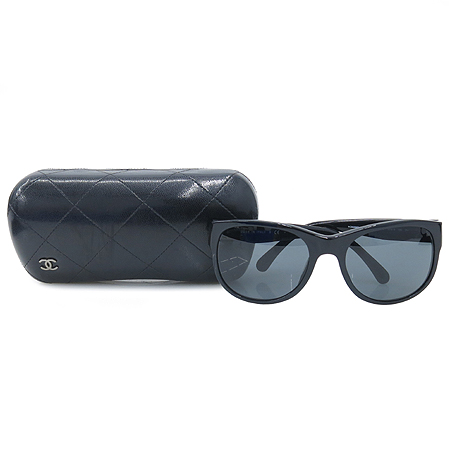 ����  ���۶�