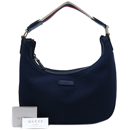 ����  �����