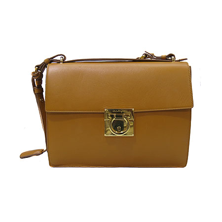 Ferragamo(��󰡸�) 21 D514 ���� �ΰ� ��ġ�� ��� ī�� ���� 2WAY [��������] �̹���2 - ���̺��� �߰���ǰ