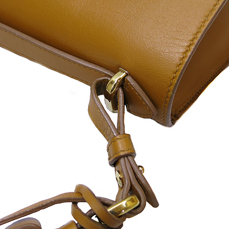 Ferragamo(��󰡸�) 21 D514 ���� �ΰ� ��ġ�� ��� ī�� ���� 2WAY [��������] �̹���4 - ���̺��� �߰���ǰ