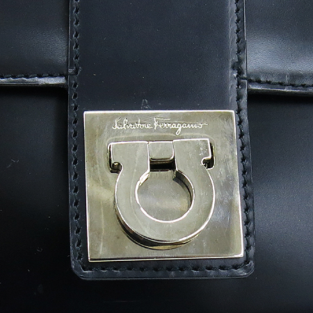 Ferragamo(��󰡸�) 21 1780 �������� ��ġ�� ����ΰ� �� ��� �̴ϼ���� �̹���4 - ���̺��� �߰���ǰ