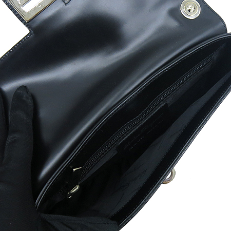 Ferragamo(��󰡸�) 21 1780 �������� ��ġ�� ����ΰ� �� ��� �̴ϼ���� �̹���5 - ���̺��� �߰���ǰ