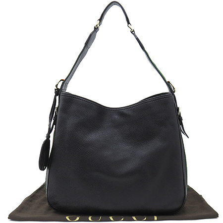 ����  �����