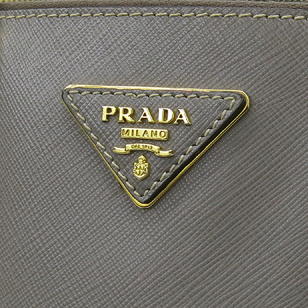 Prada(�����)  BN1786 SAFFIANO LUX ARGILLA(�Ƹ�����) ���ǾƳ� ���� ����ΰ� ��Ʈ�� �̹���4 - ���̺��� �߰���ǰ