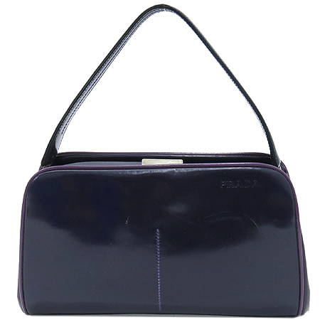 �����  �����