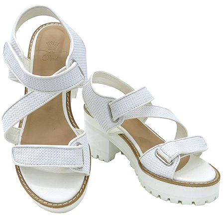 �����  ����