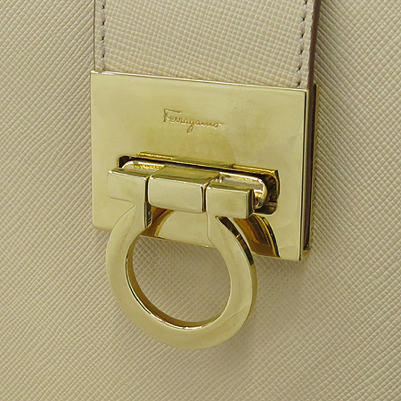 Ferragamo(��󰡸�) 21 0702 ���� ��ġ�� ��� ����� �̹���4 - ���̺��� �߰���ǰ