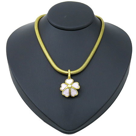 ����  �����