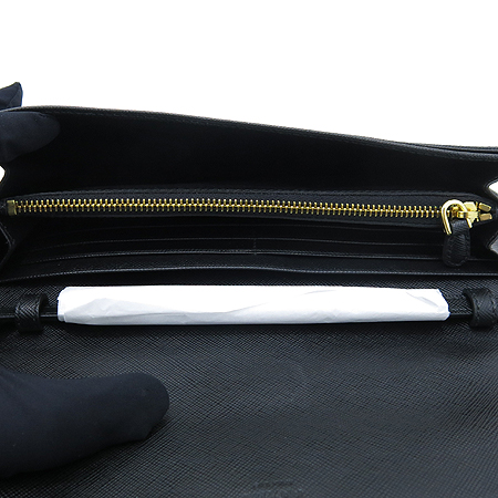 Prada(�����) 1M1290 ���� ���͸� �ΰ� ���� ���ǾƳ� ������ + ü�� ��Ʈ�� �̹���5 - ���̺��� �߰���ǰ