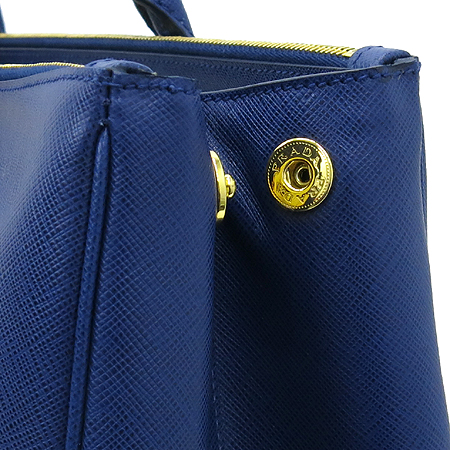 Prada(�����) BN1802 SAFFIANO (���ǾƳ�)  LUX (����) ����Ʈ ���� �ΰ� ��Ʈ�� [�б�������] �̹���4 - ���̺��� �߰���ǰ