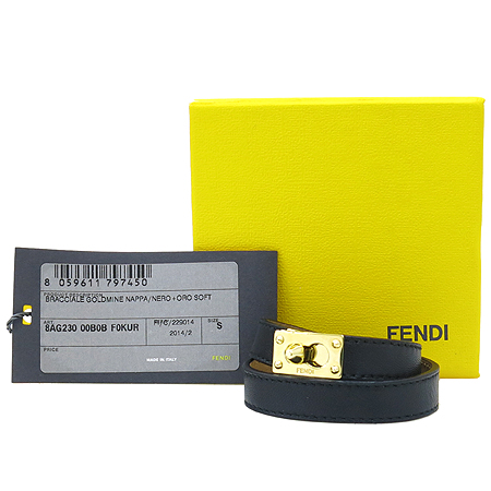 ���  ����