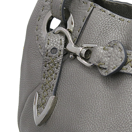 Fendi(���) 8BN595 00NDU F0UU0 �������� �ǹ���Ż�� ����ΰ� ��Ʈ��� ��Ʈ�� �̹���4 - ���̺��� �߰���ǰ