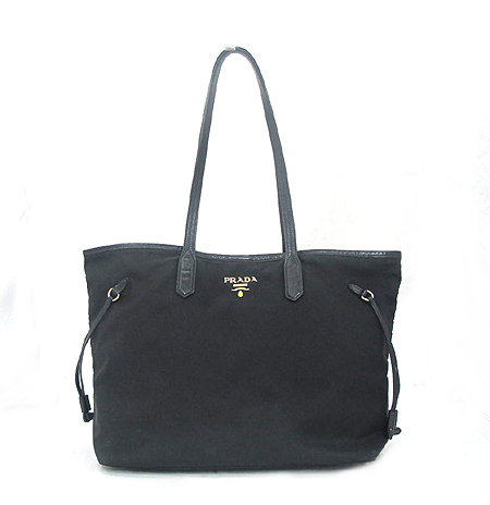 �����  �����