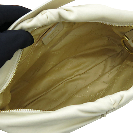 Ferragamo(��󰡸�) 21 6421 ������ ��Ŭ ���� ȣ�� ����� �̹���6 - ���̺��� �߰���ǰ