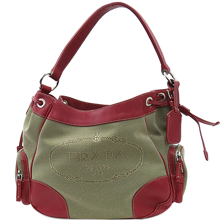 �����  �����