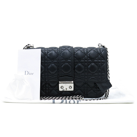 ���  �����