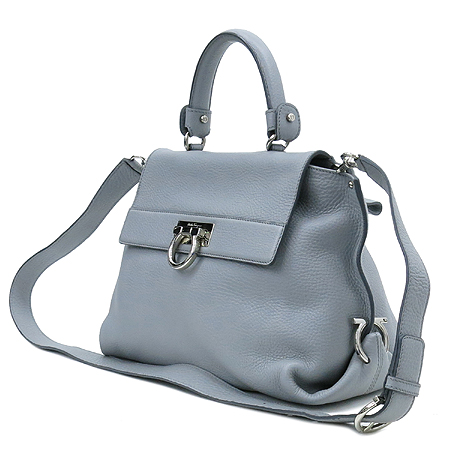Ferragamo(��󰡸�) 21 A896 �׷��� ���� ���� ��ġ�Ϸΰ� ���Ǿ� 2WAY �̹���3 - ���̺��� �߰���ǰ