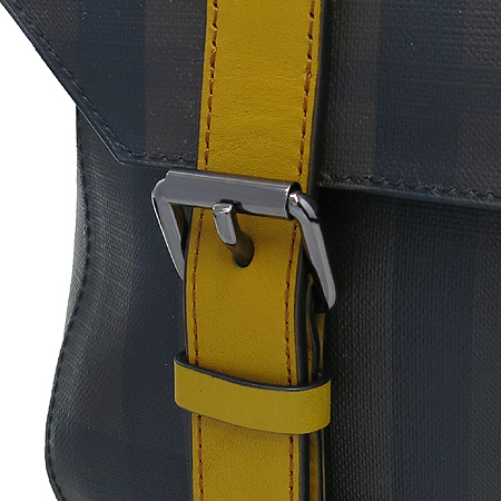 Burberry(������) ����ũüũ PVC �ӽ��͵� ���� ȥ�� �޽��� ũ�ν��� �̹���4 - ���̺��� �߰���ǰ