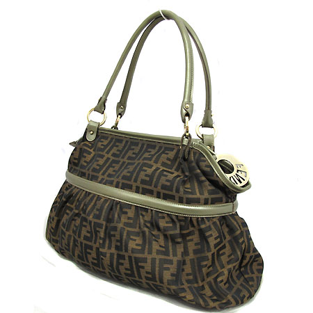 Fendi(���) 8BH186 FF �ΰ� ��ī �к긯 �� ����� [��õ ������] �̹���3 - ���̺��� �߰���ǰ