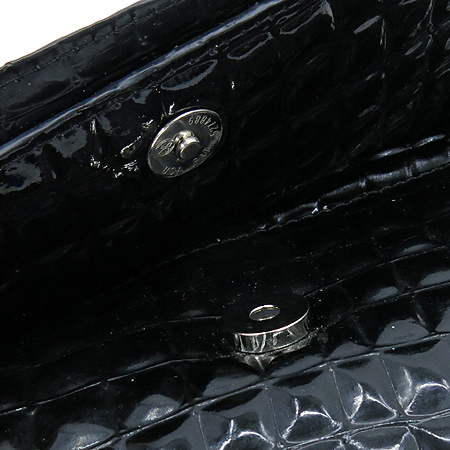 Guess(�Խ�) ���� �ΰ� ��� ũ��Ŀ���� ����  �Ŀ�ġ�� ����� �̹���4 - ���̺��� �߰���ǰ