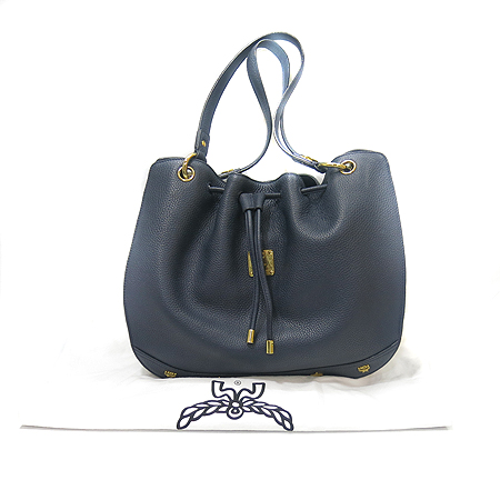 ������  �����