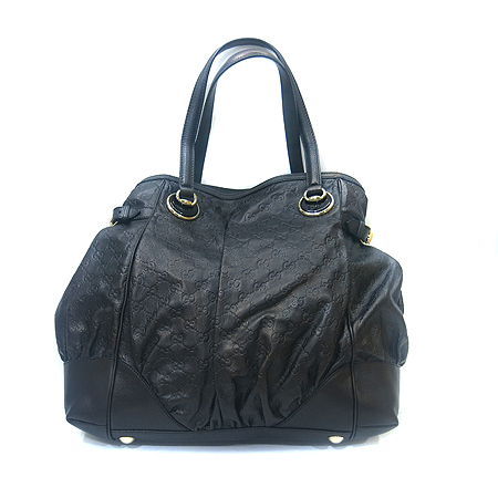 ����  �����