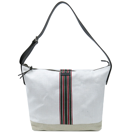 ����  �����