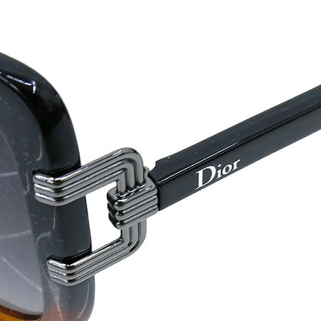 Dior(ũ����î���) Graphix3 w4ahd �ǹ� ��Ż�� �̴ϼ� �ΰ� �׶��̼� ���� ���۶� �̹���4 - ���̺��� �߰���ǰ