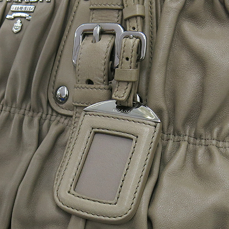 Prada(�����) BN1336 NAPPA (�簡��) ������ ��Ʈ�� + ��� ��Ʈ�� �̹���5 - ���̺��� �߰���ǰ