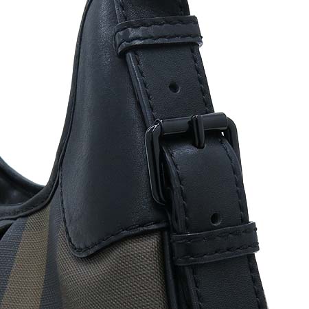 Burberry(������) 3722909 ����ũüũ ȣ�� ����� �̹���3 - ���̺��� �߰���ǰ